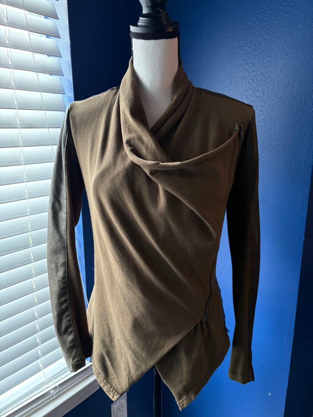 BLANKNYC Faux Leather Moto Jacket – XS – EUC